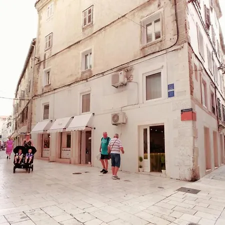 Center سبليت