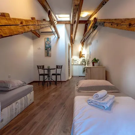 Center * 斯普利特